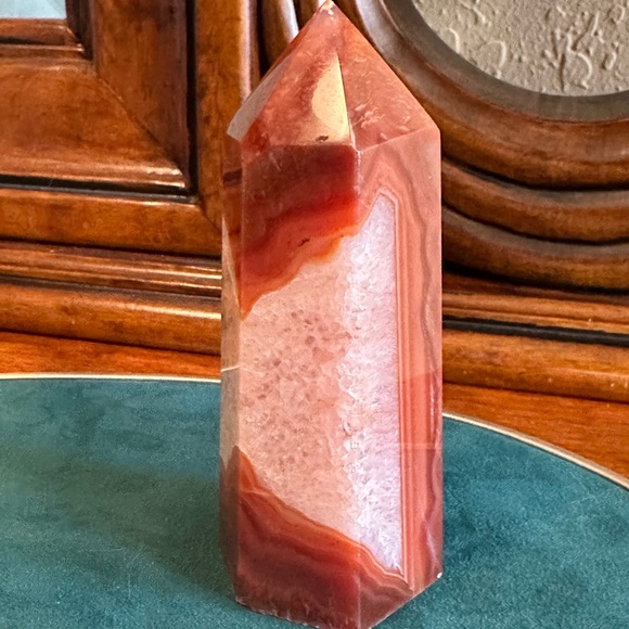 Carnelian tower with open quartz druzy - Picture 4 of 7